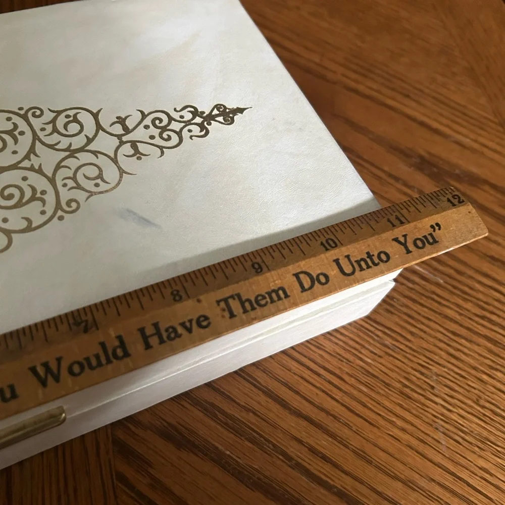 Vintage White Leatherette Jewelry Box